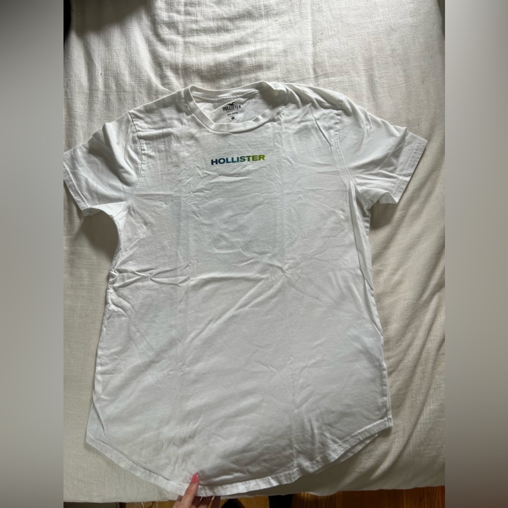 Men’s Hollister shirt
